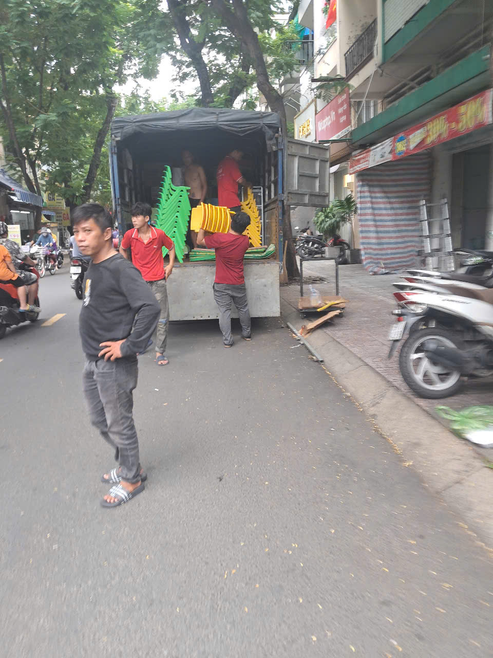 thue-taxi-tai-quan-12