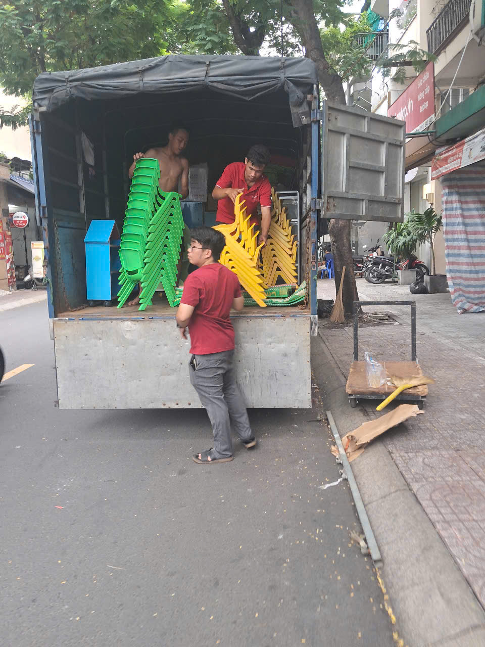 thue-taxi-tai-quan-4